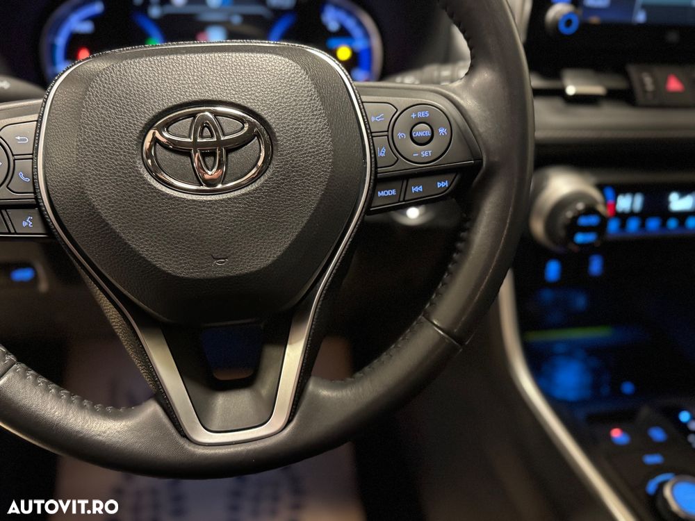 Toyota RAV4 2.5 4x4 Team Deutschland - 16