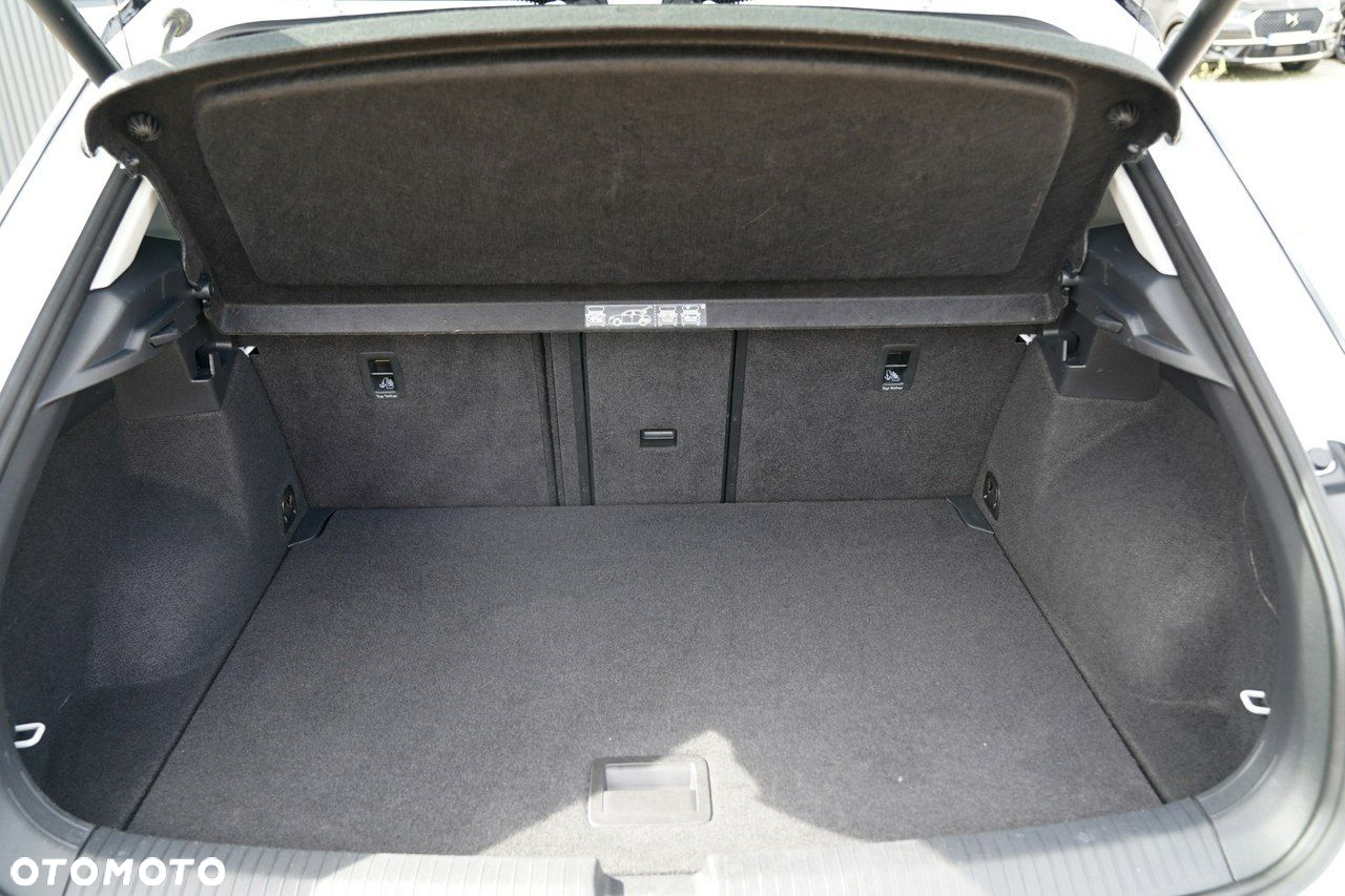 Volkswagen T-Roc - 17