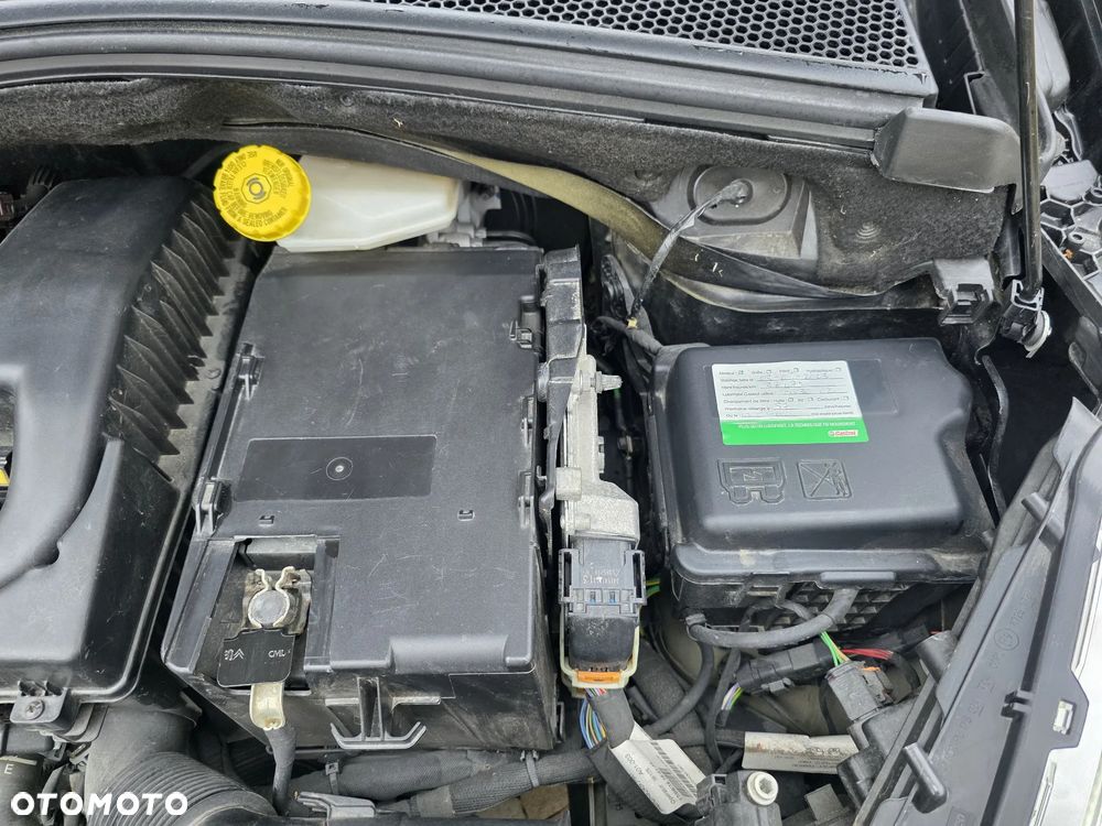 Peugeot 208 - 22