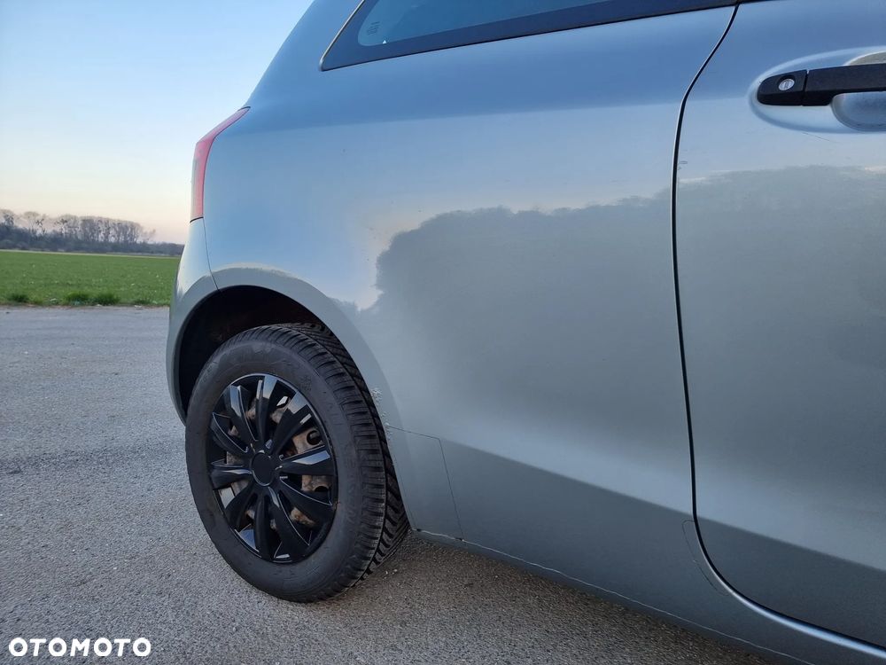 Toyota Yaris 1.0 VVT-i - 10