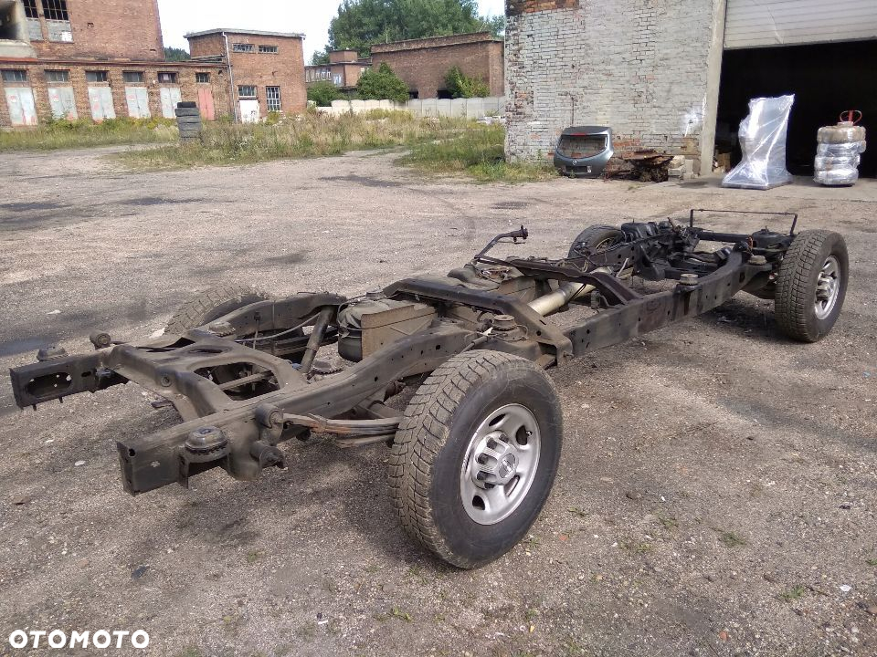 CHEVROLET EXPRESS GMC SAVANA zacisk hamulcowy lewy prawy przod przedni 2500 3500 suburban 4.3 v6 4.8 5.3 6.0 6.6 v8 hummer h2 h3 AVALANCHE SILVERADO SIERRA YUKON XL CADILLAC DEVILLE DTS caliper front - 2