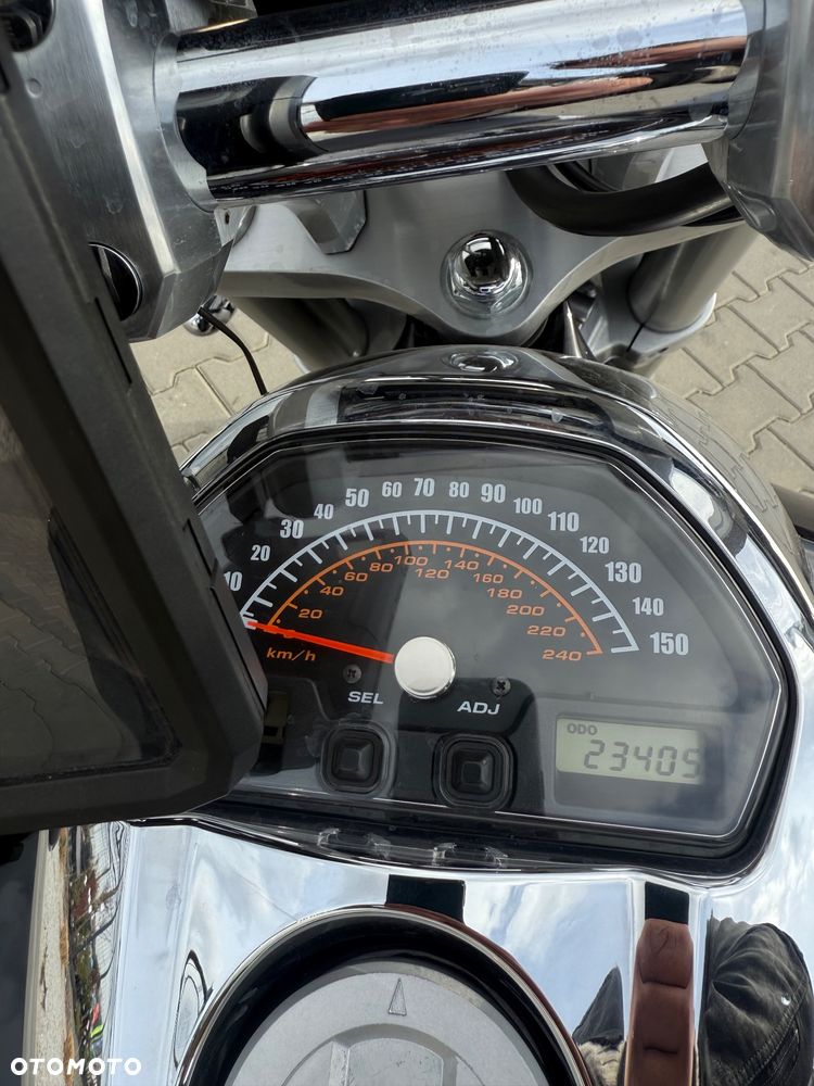 Suzuki Boulevard - 8