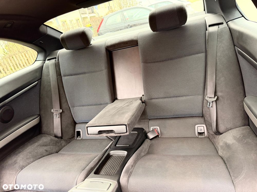 BMW Seria 3 320d DPF M Sport Edition - 19