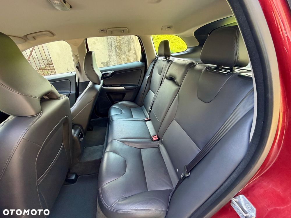 Volvo XC 60 D3 Momentum - 8