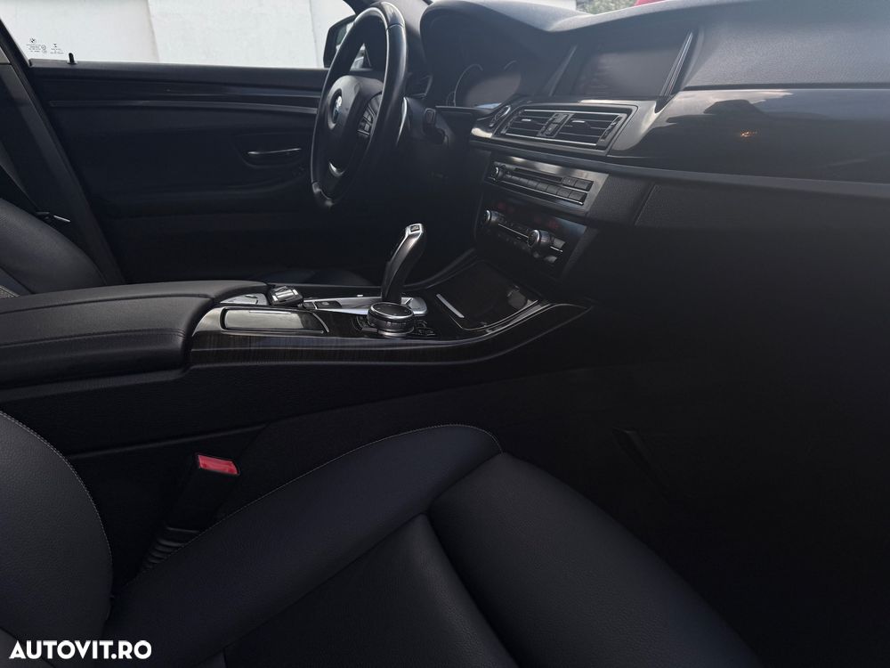 BMW Seria 5 520d AT - 17