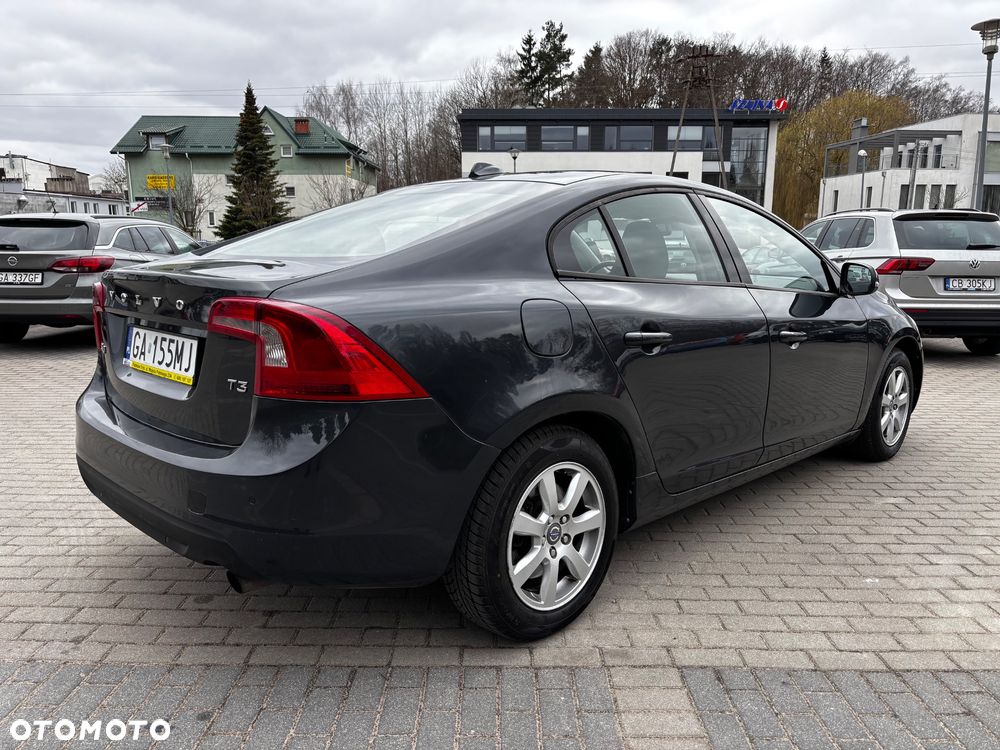 Volvo S60 T3 Kinetic - 4