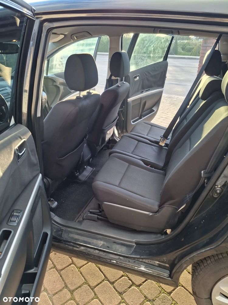 Toyota Corolla Verso - 11