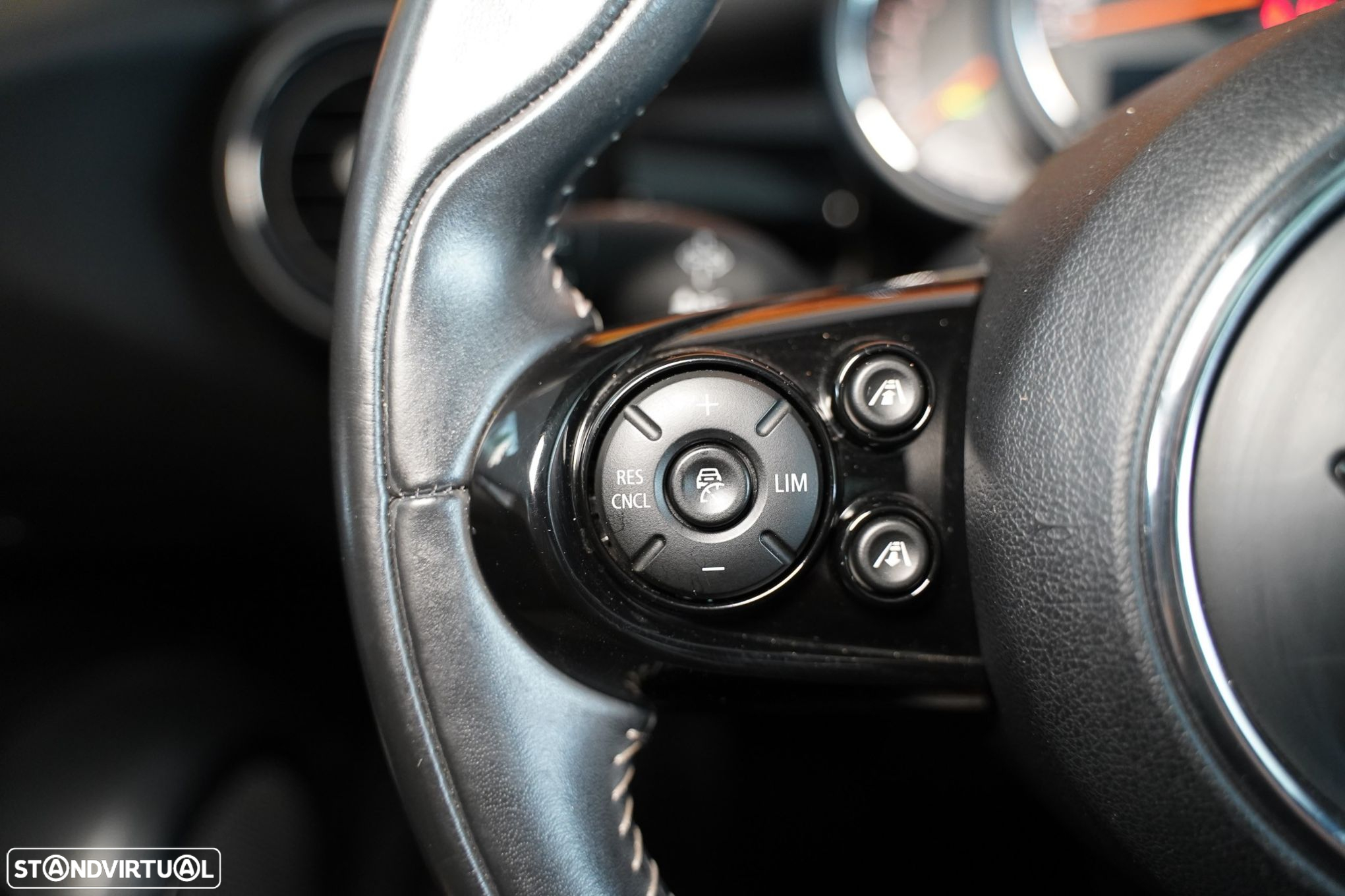MINI 3 Portas Cooper D Auto - 33