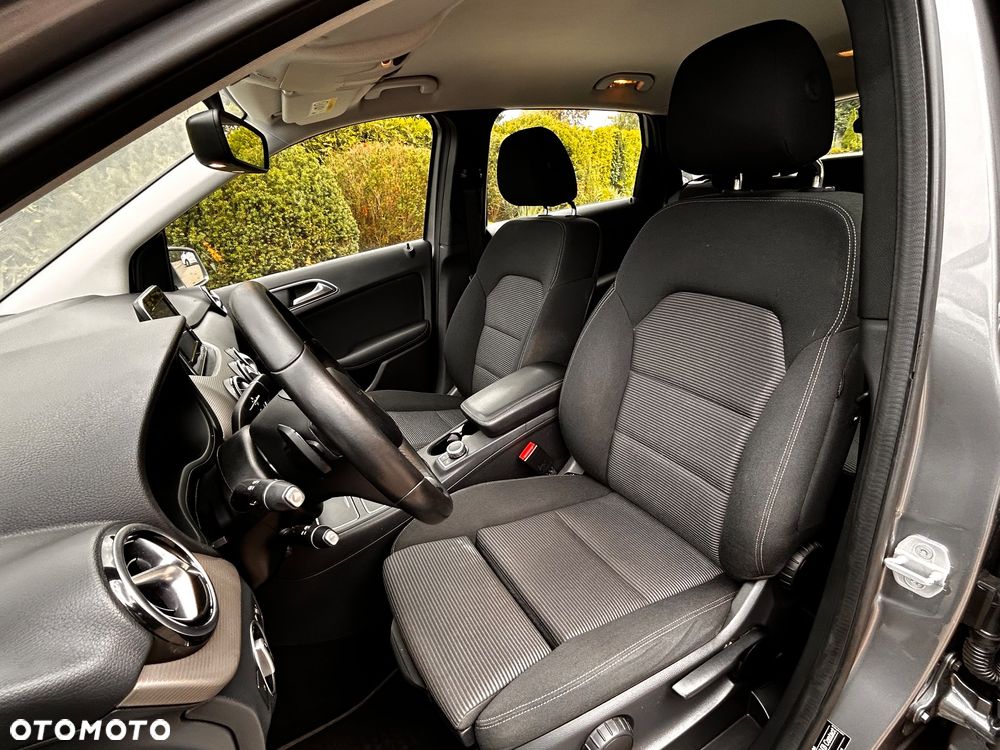 Mercedes-Benz Klasa B 180 7G-DCT Style - 26