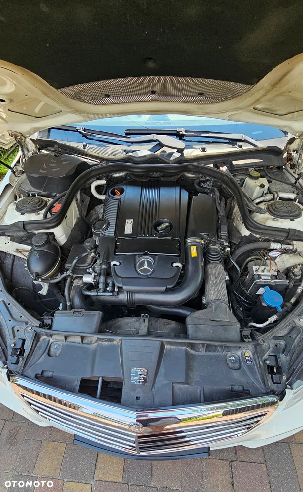 Mercedes-Benz Klasa E 250 CGI BlueEFFICIENCY Avantgarde - 13