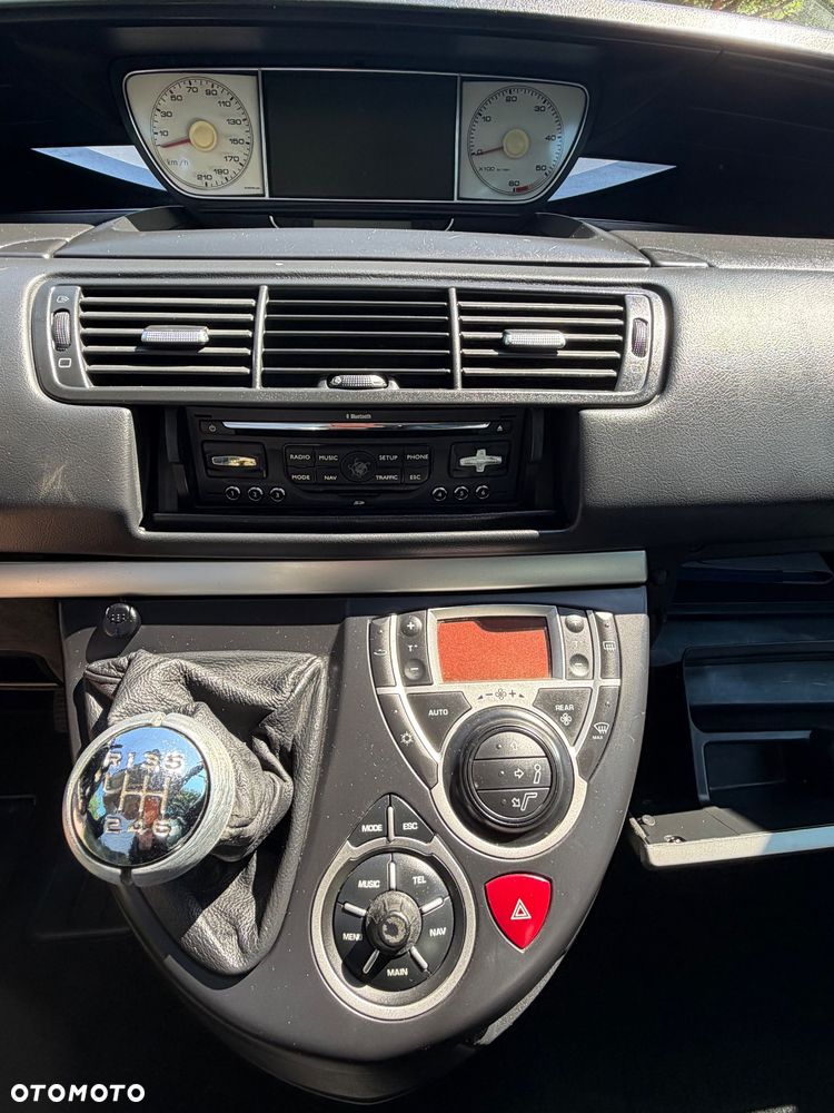 Peugeot 807 2.0 HDi Premium Grand Prix - 18
