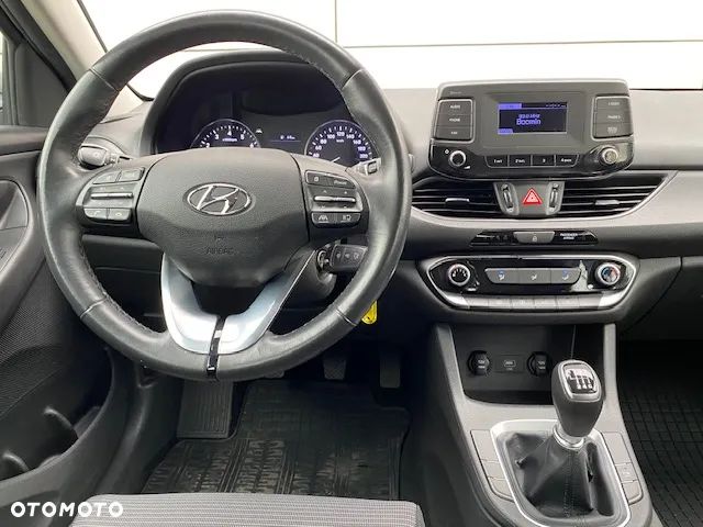 Hyundai i30 1.5 DPI Classic + - 14