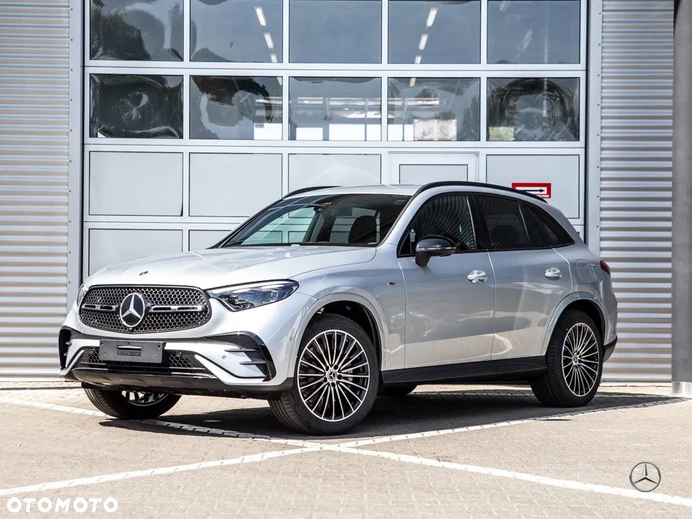 Mercedes-Benz GLC 300 e 4-Matic AMG Line - 1