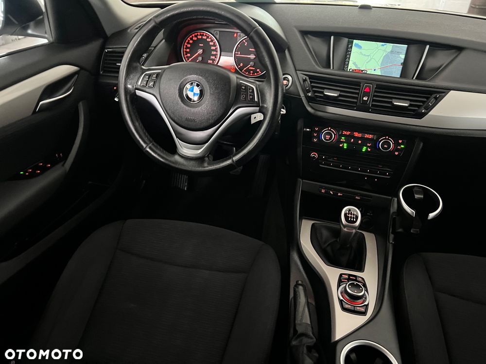 BMW X1 sDrive16d xLine - 22