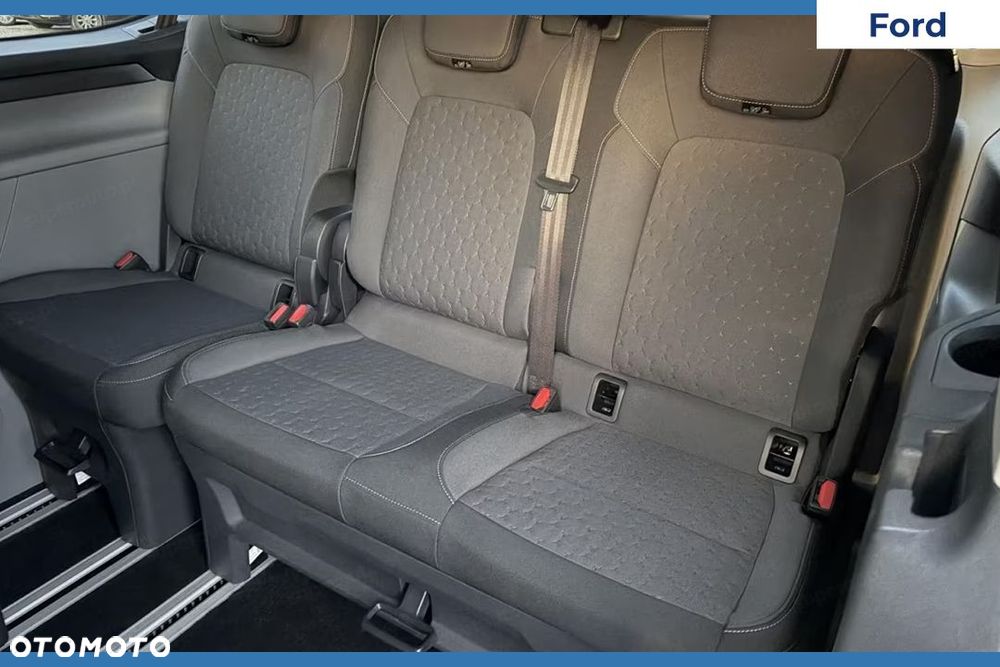 Ford Tourneo Custom - 8