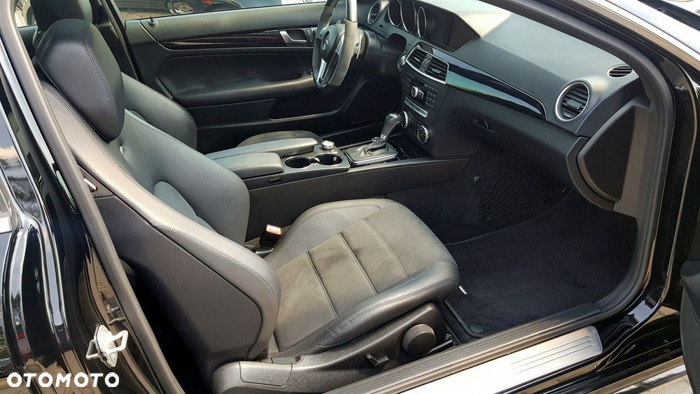 Mercedes-Benz Klasa C 63 AMG Coupe AMG SPEEDSHIFT MCT Edition 1 - 25