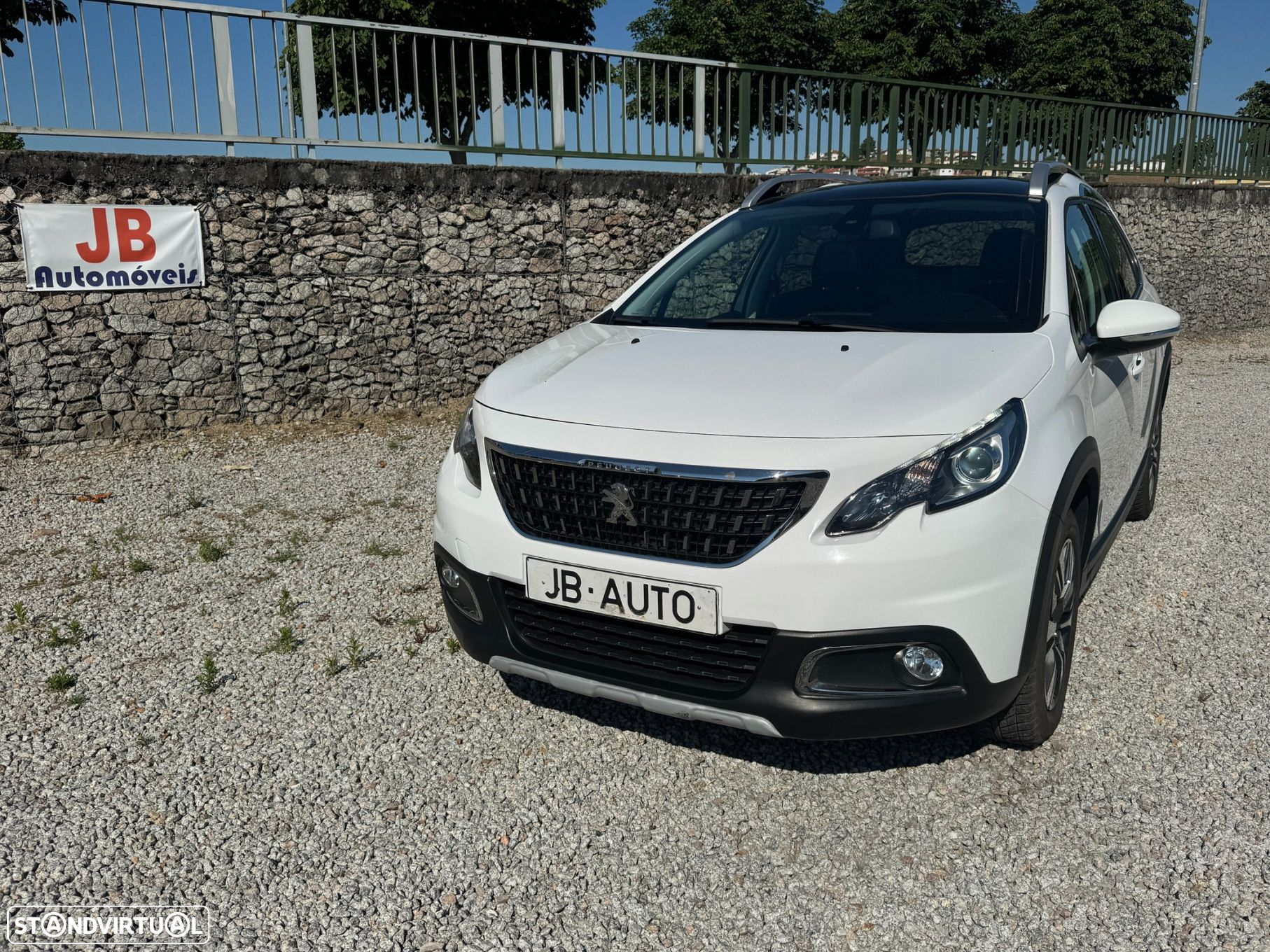 Peugeot 2008 1.2 PureTech Allure EAT6 - 2