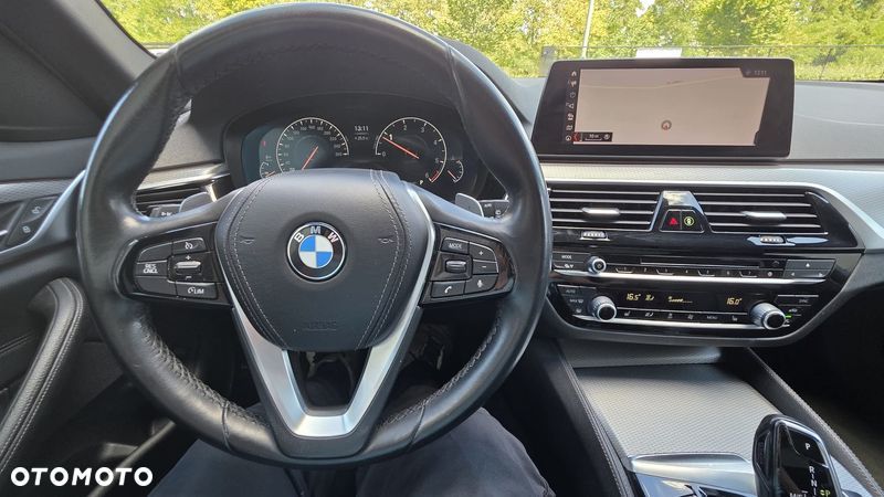 BMW Seria 5 520d xDrive M Sport Edition - 15