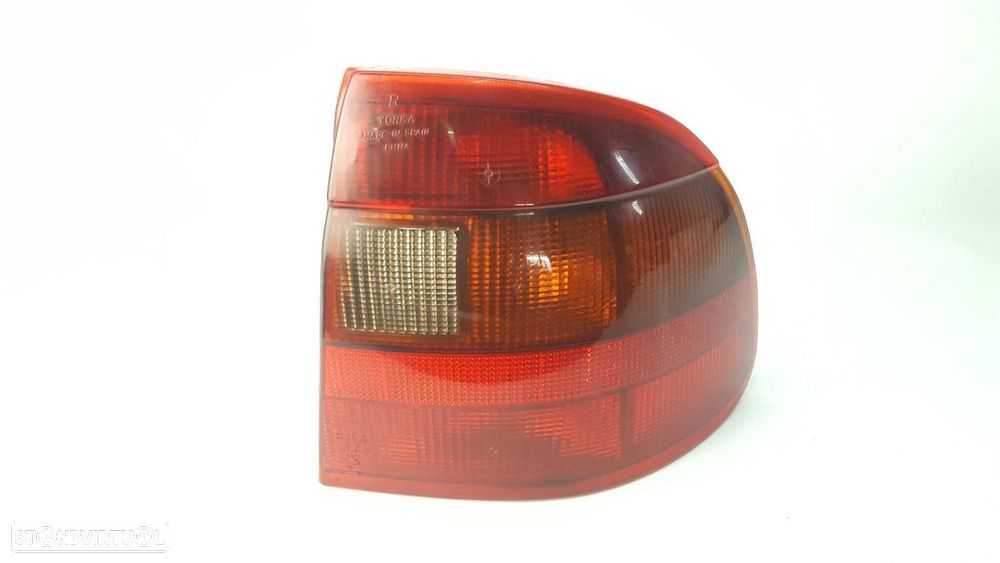 FAROLIM TRASEIRO DIREITO OPEL ASTRA F BERLINA BáSICO - 1