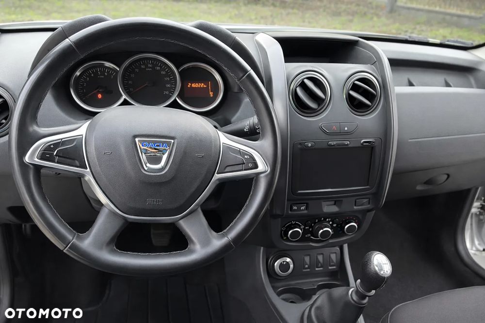 Dacia Duster 1.6 SCe Laureate S&S - 3