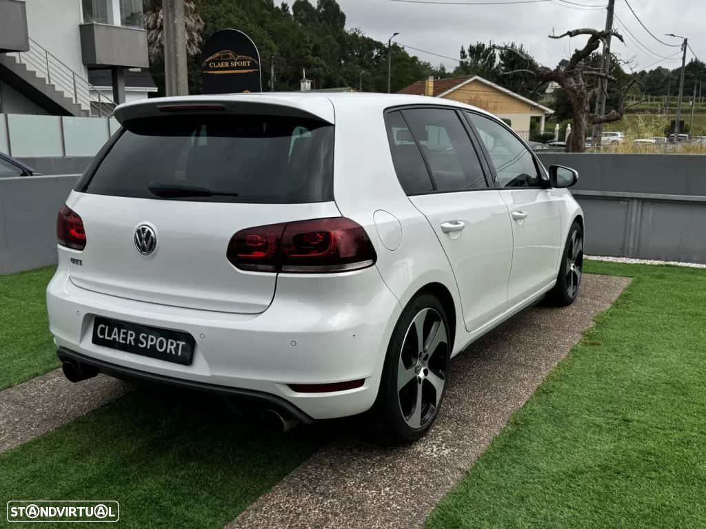 VW Golf 2.0 GTI DSG adidas - 9