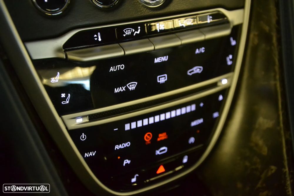 Aston Martin DB11 Coupé V12 Auto - 36