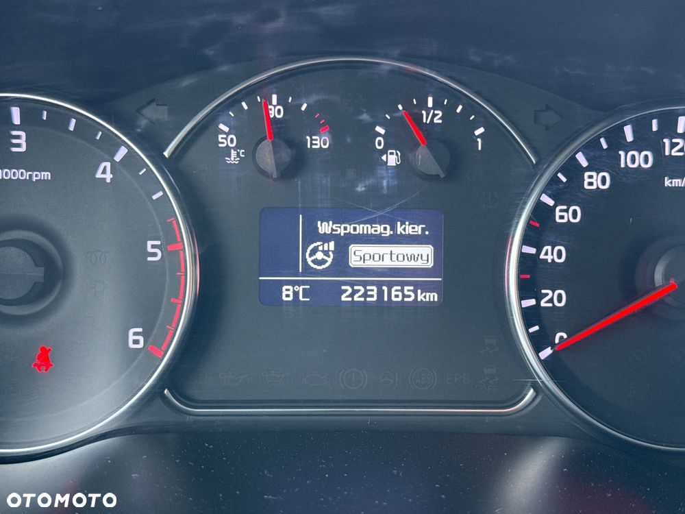 Kia Carens 1.7 CRDi XL 7os - 25