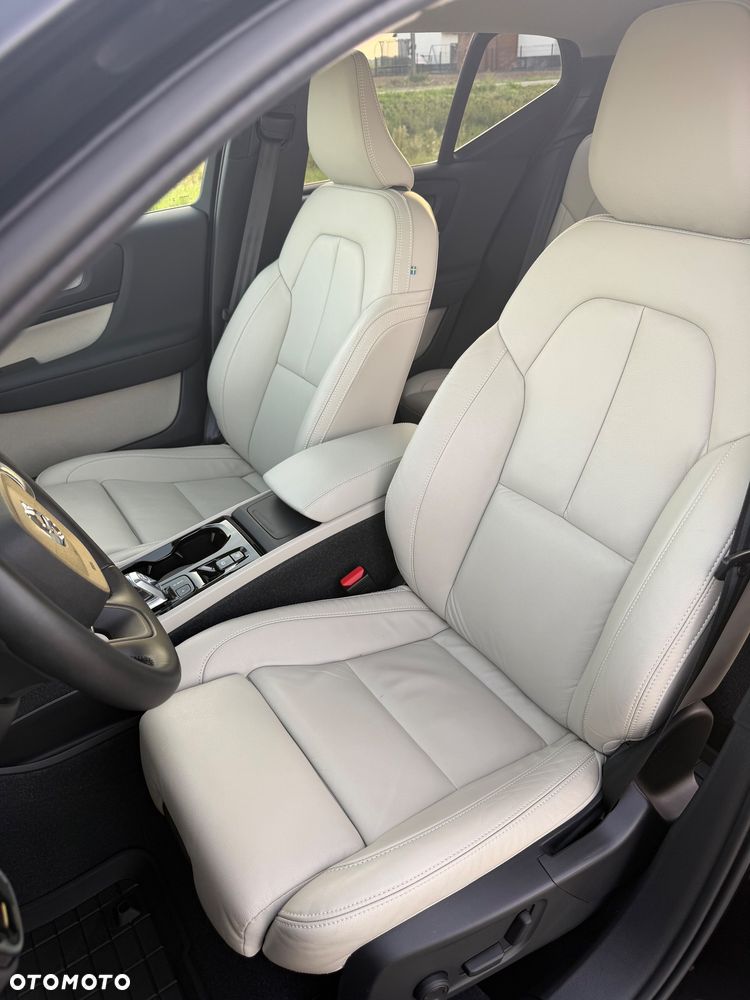 Volvo XC 40 B5 AWD Ultimate Dark - 10