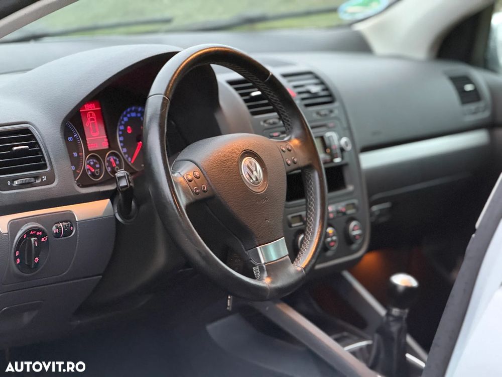 Volkswagen Golf 1.6 Edition - 12