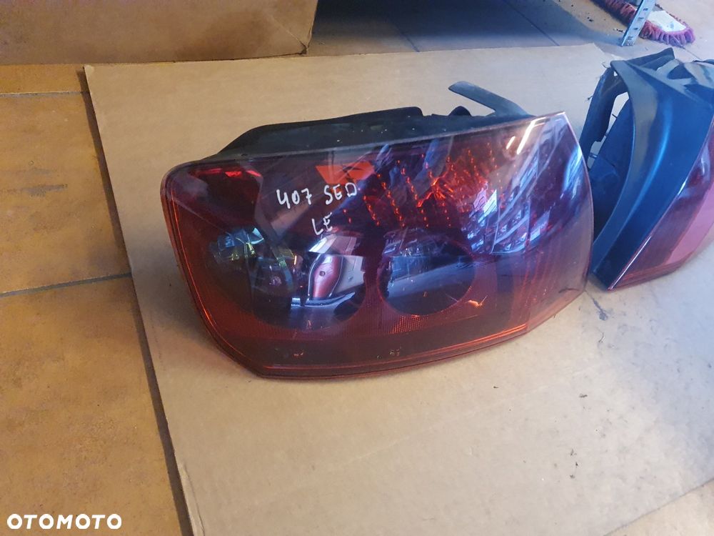 LAMPA L/P TYŁ PEUGEOT 407 SEDAN - 3