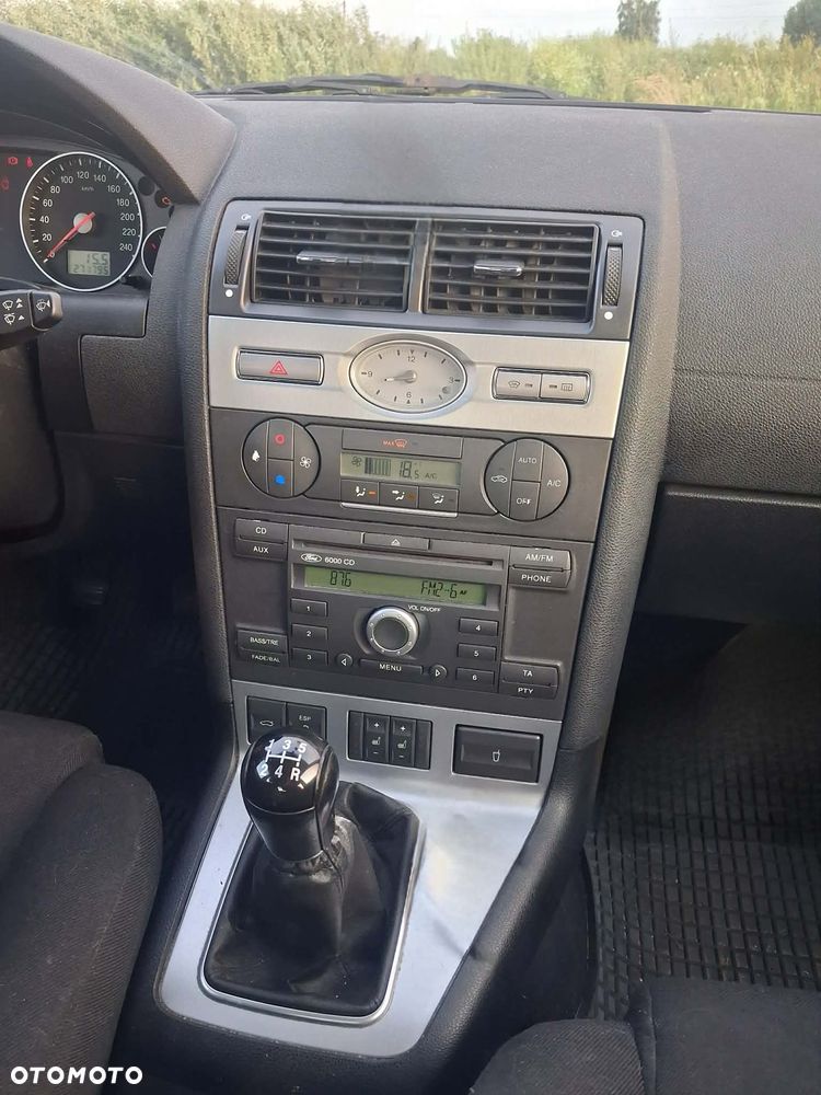 Ford Mondeo 1.8 Ambiente - 5