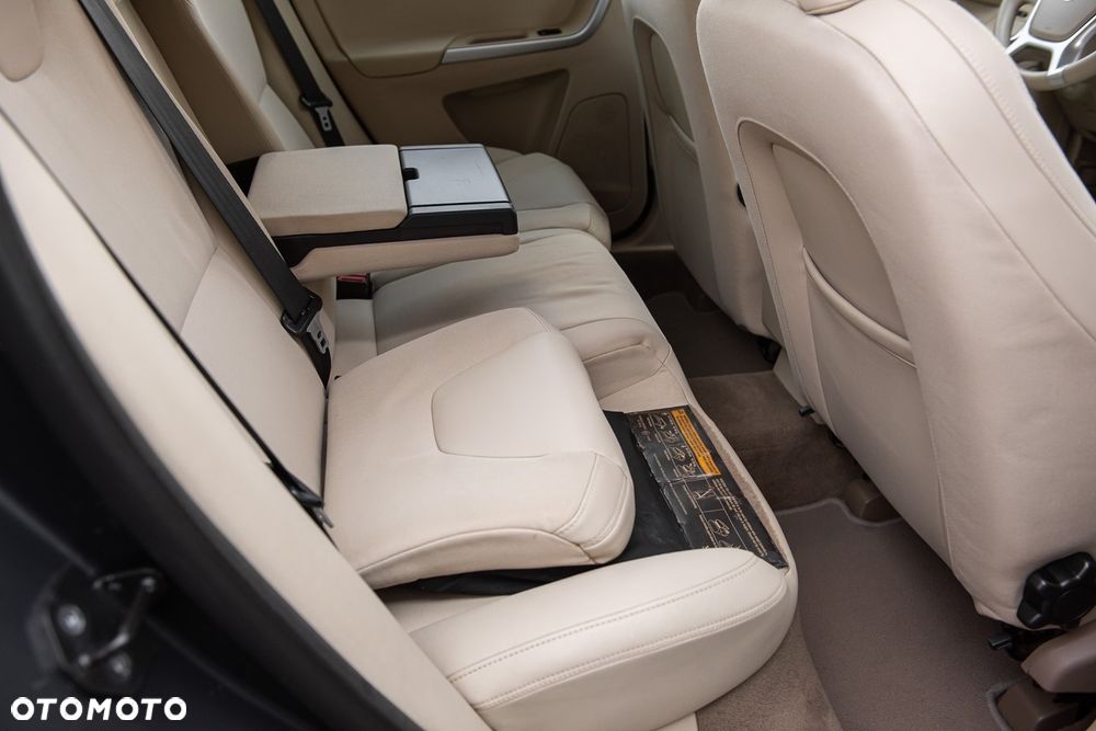 Volvo XC 60 D5 AWD Momentum - 31