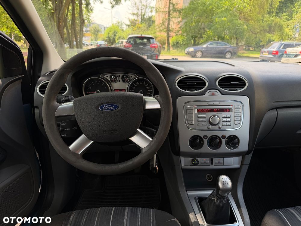 Ford Focus 1.6 Ambiente - 8