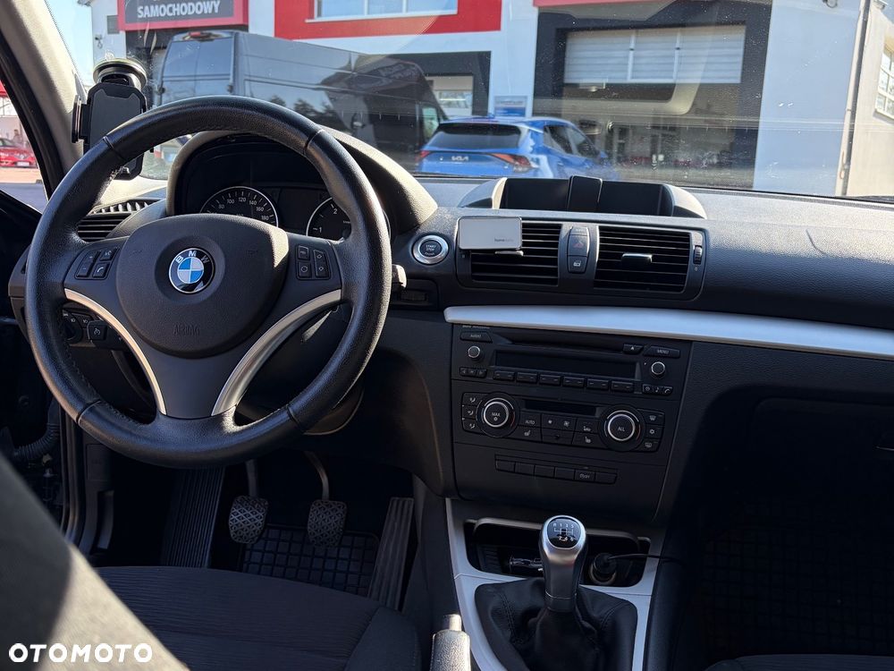 BMW Seria 1 118d DPF - 13