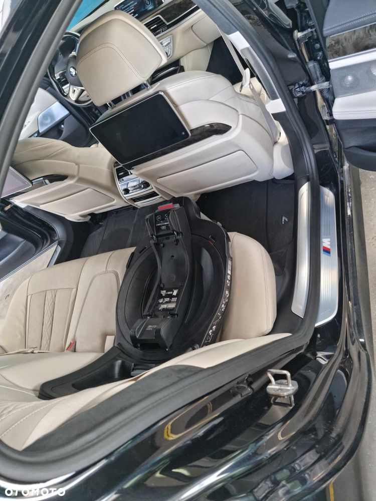 BMW Seria 7 750Ld xDrive - 16