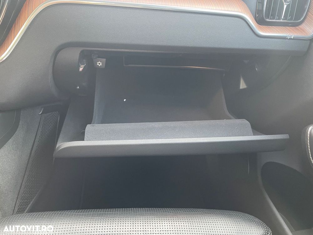 Volvo XC 60 D5 AWD Geartronic Inscription - 32