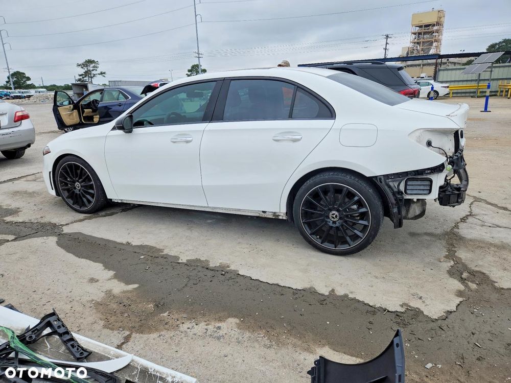Mercedes-Benz Klasa A 220 7G-DCT Style - 3