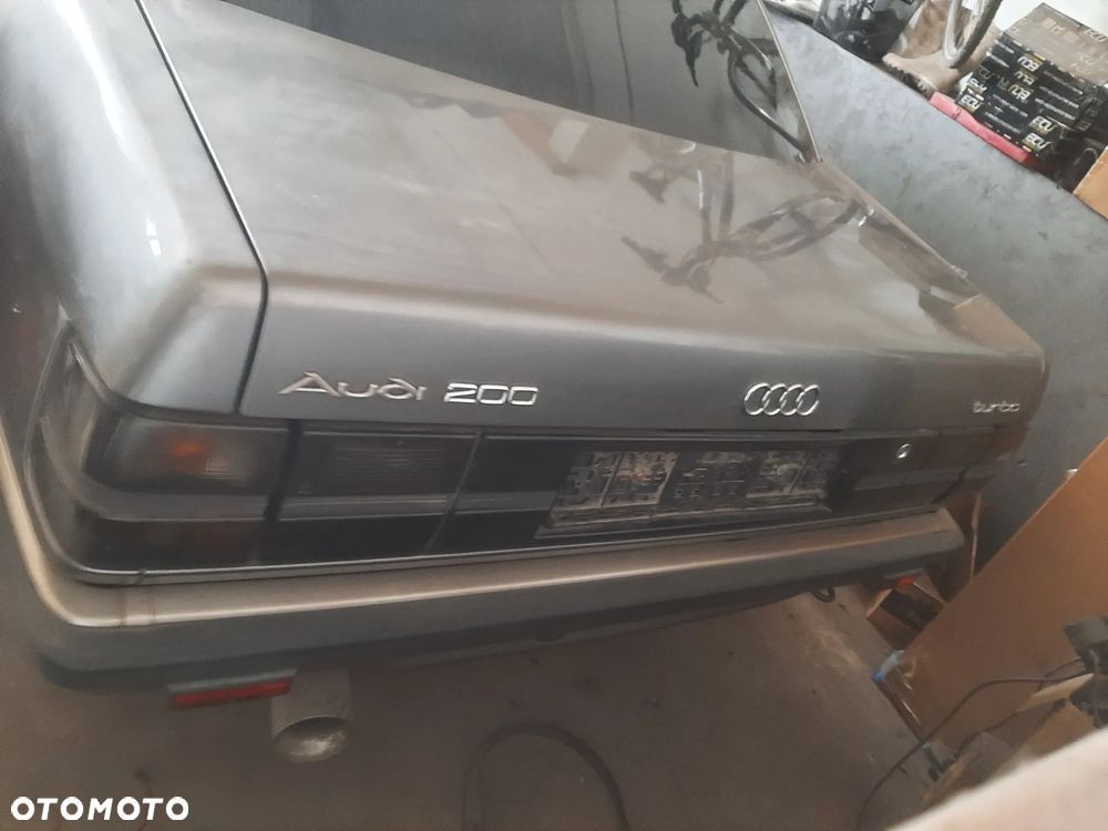 Audi 200 2.2 Turbo - 2