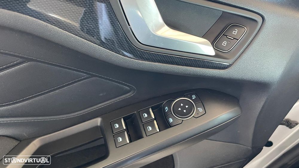 Ford Focus 1.0 EcoBoost S&S ST-LINE - 18