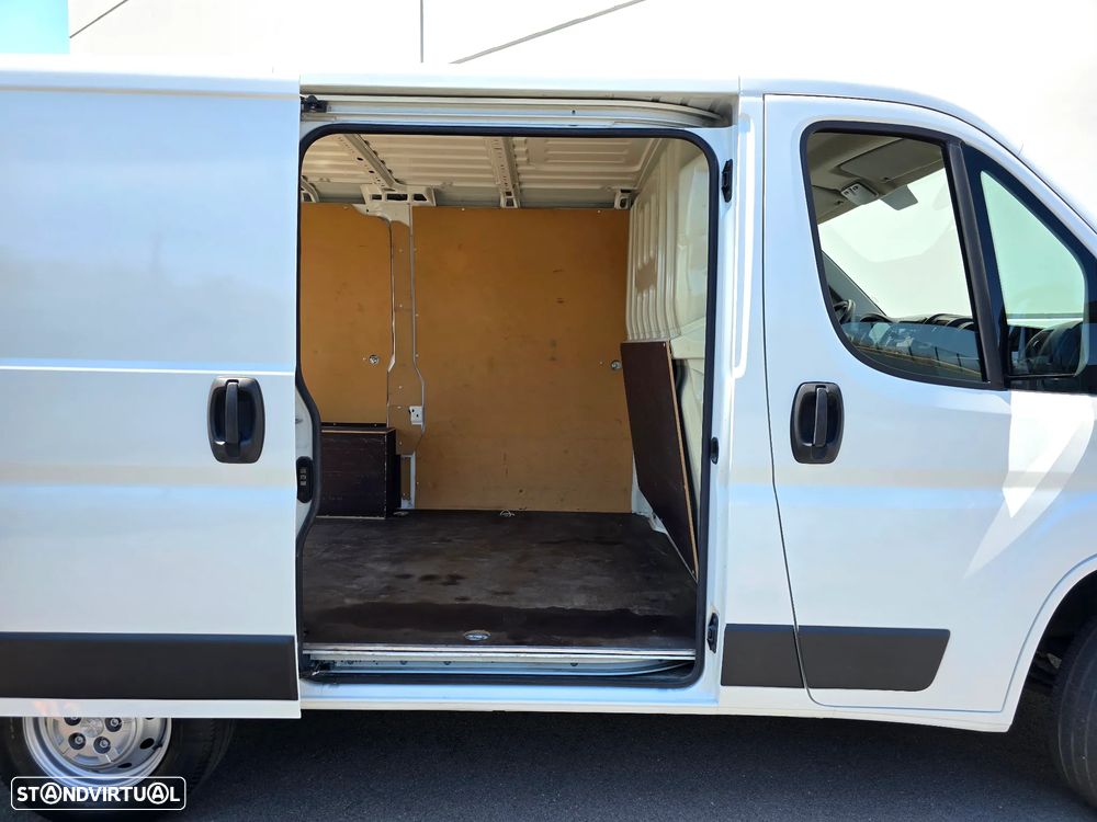 Peugeot BOXER 2.2 BLUEHDI / GARANTIA / NACIONAL - L1H1 - 9