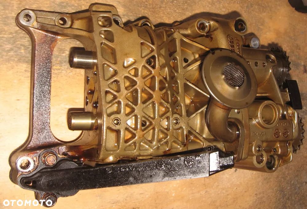 pompa oleju AUDI A4 B6 2.0 ALT - 1