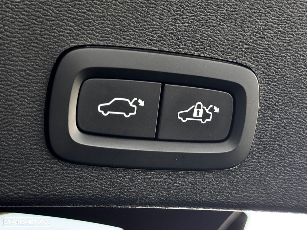 Volvo XC 40 1.5 T5 PHEV Plus Dark - 14