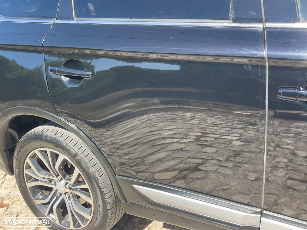 Mitsubishi Outlander 2.2 DI-D Instyle Navi - 17