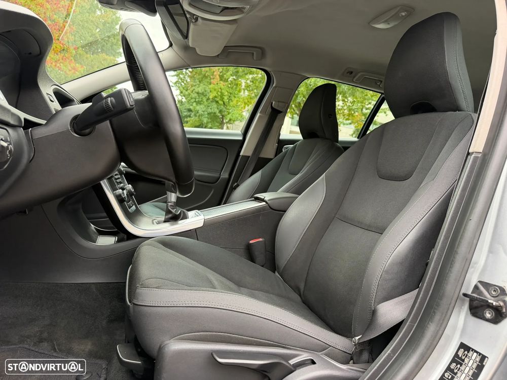 Volvo V60 1.6 D2 Drive Momentum Start/Stop - 18