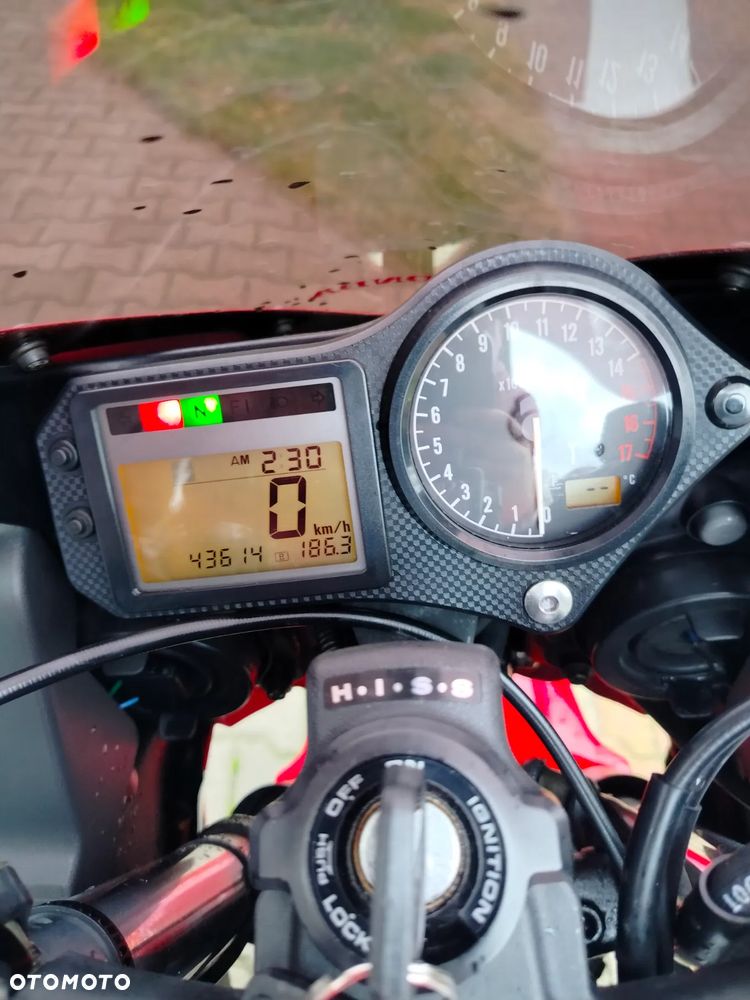 Honda CBR - 4