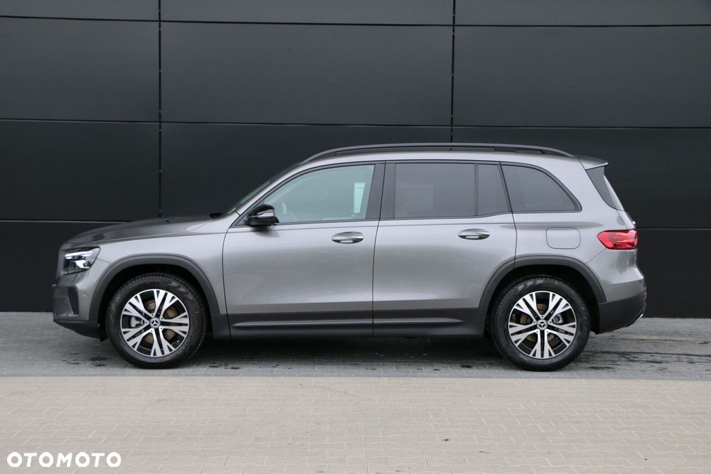 Mercedes-Benz GLB - 8