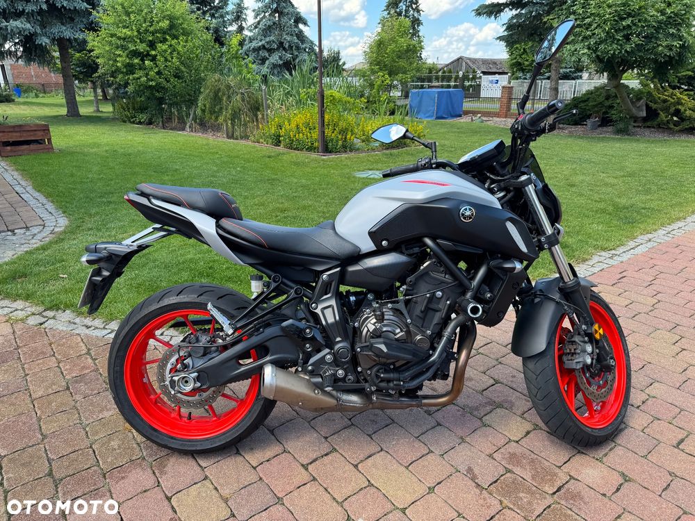 Yamaha MT - 8