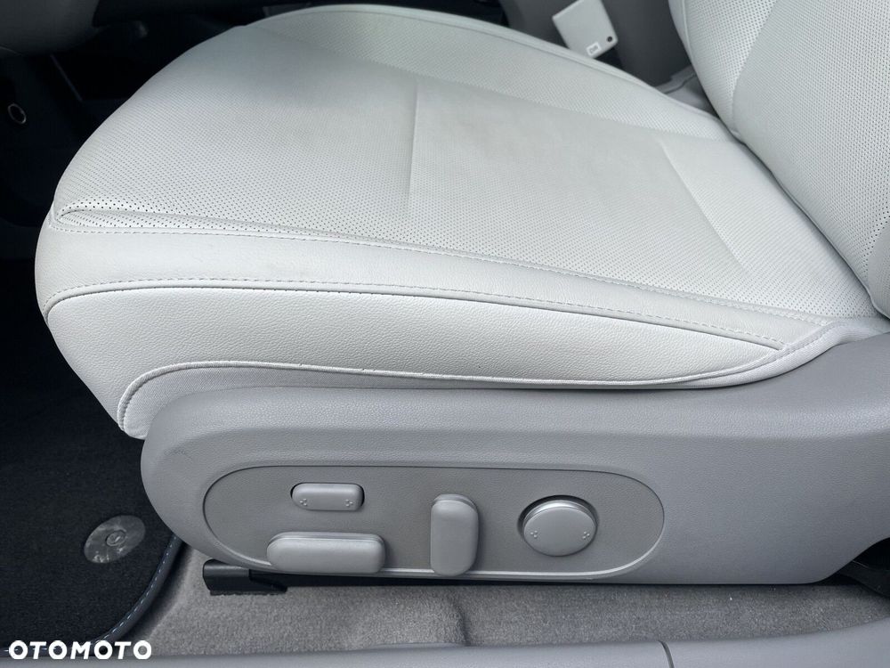 Hyundai IONIQ 6 - 12
