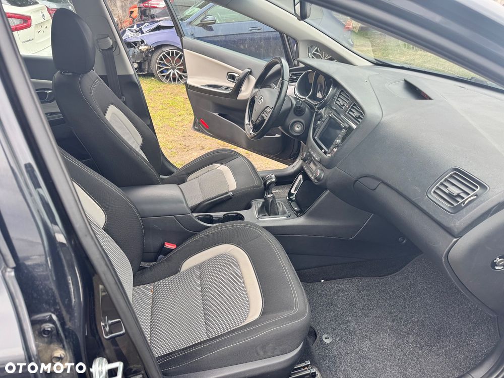 Kia Ceed 1.4 CVVT ISG Dream Team Edition - 27