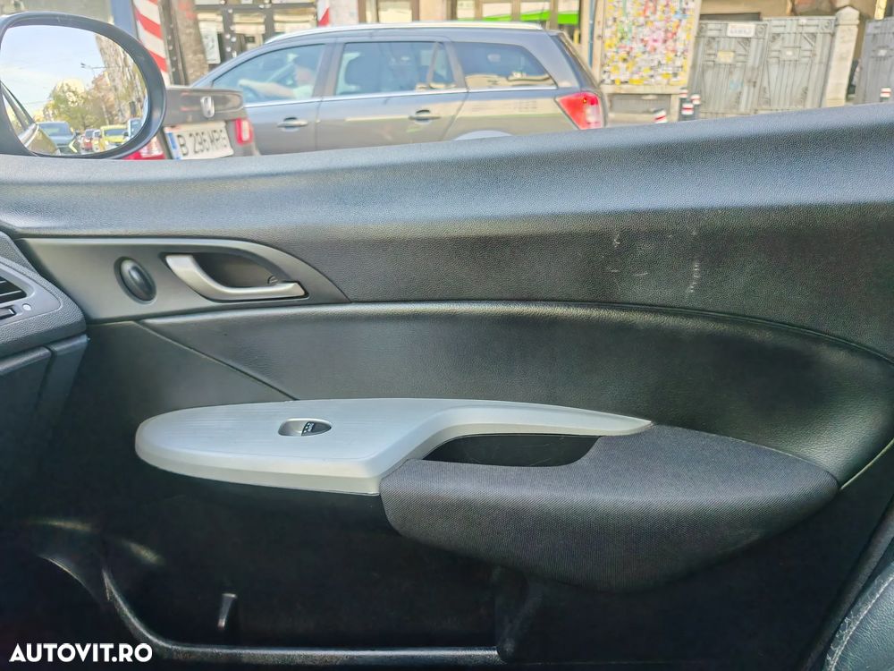 Honda Civic 1.4i-DSi - 10